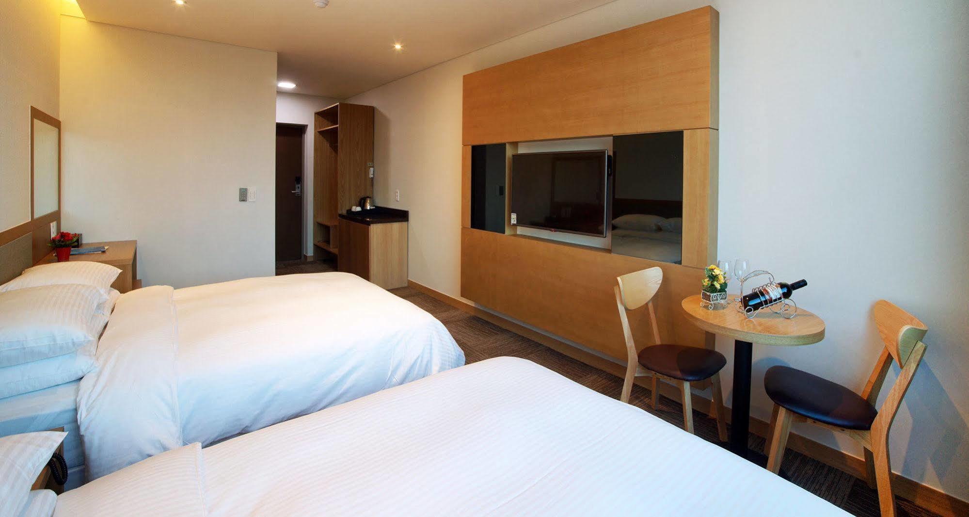 Jeju Poong Gyung Hotel Seogwipo Exterior foto