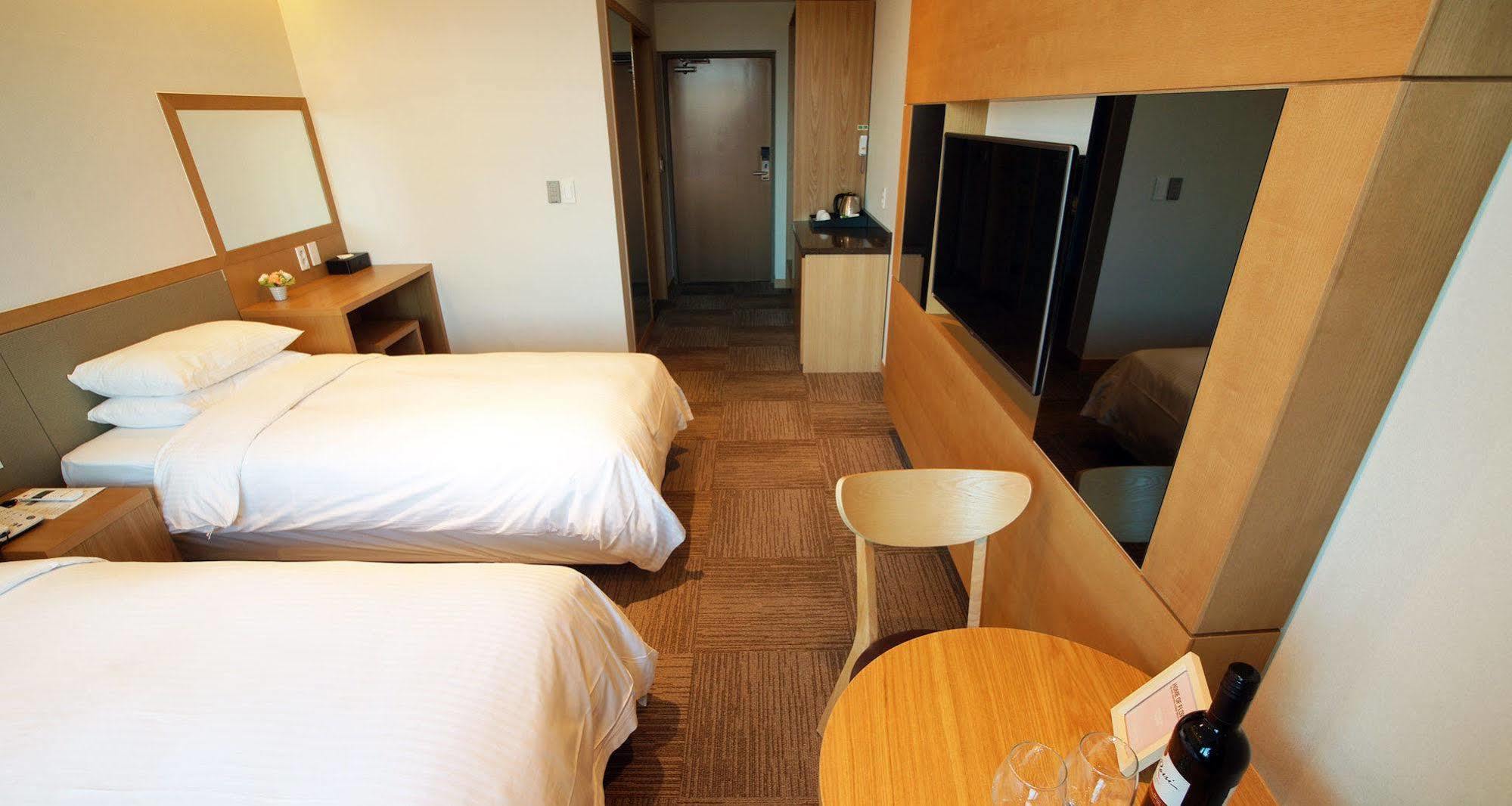 Jeju Poong Gyung Hotel Seogwipo Exterior foto