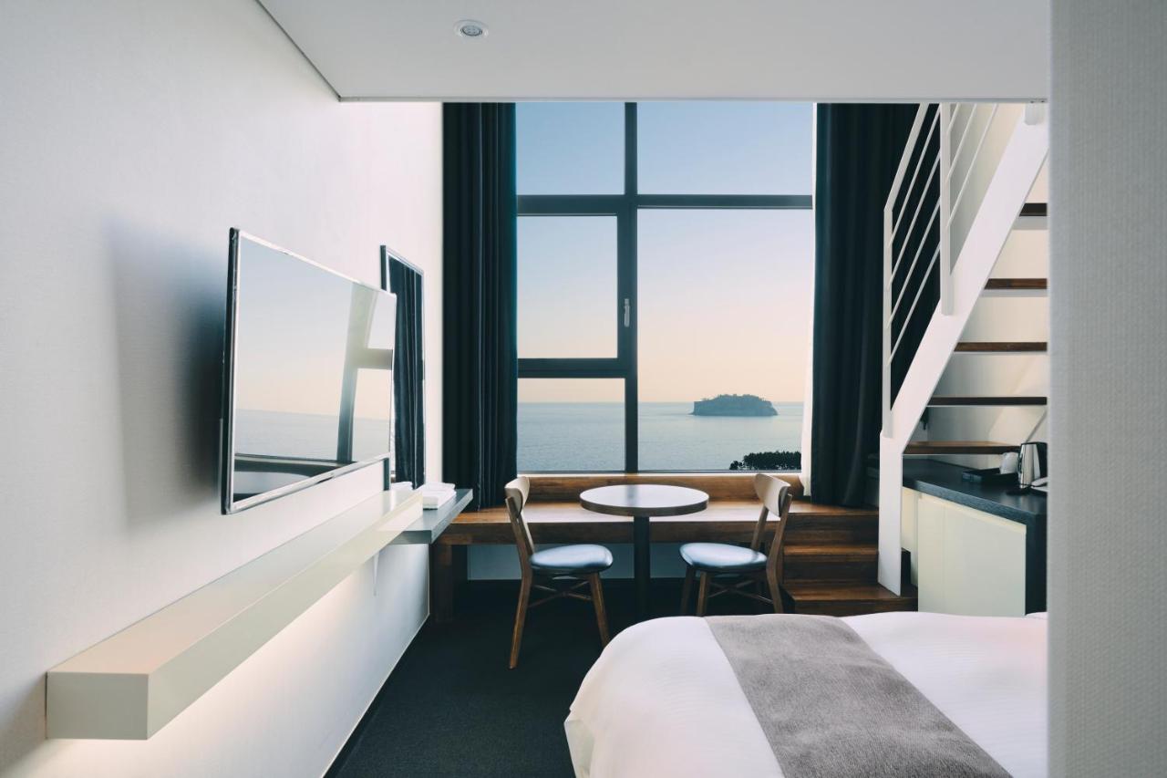 Jeju Poong Gyung Hotel Seogwipo Exterior foto