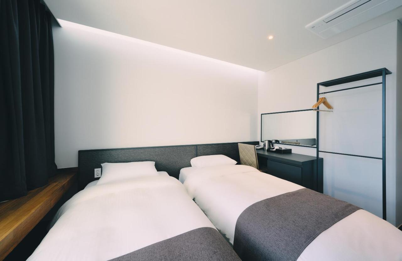 Jeju Poong Gyung Hotel Seogwipo Exterior foto